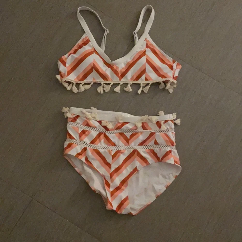 Adorable high waisted pink and white bikini